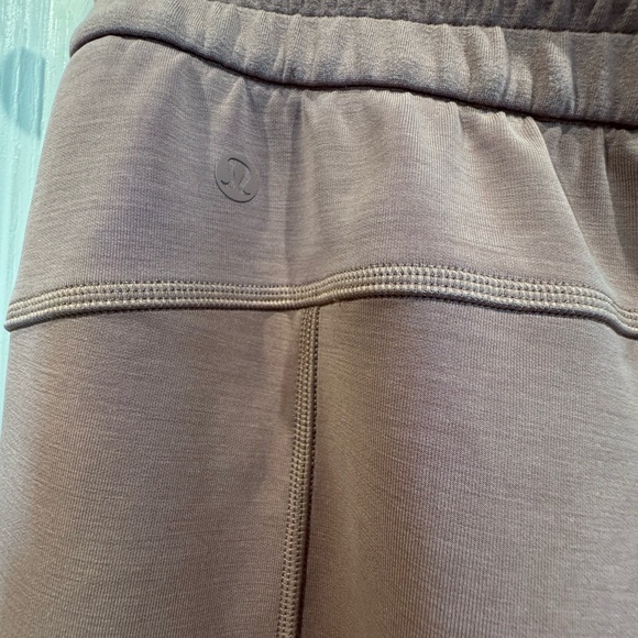 Lululemon Softstreme HR Pant Size 6 Brown Tan Regular Inseam EUC - Picture 6 of 6